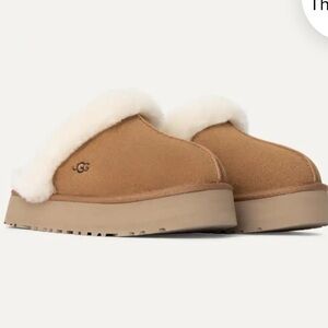 Like new! UGG Disquette in Chestnut